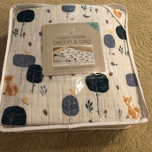 Aden and anais toddler bed I’m bag